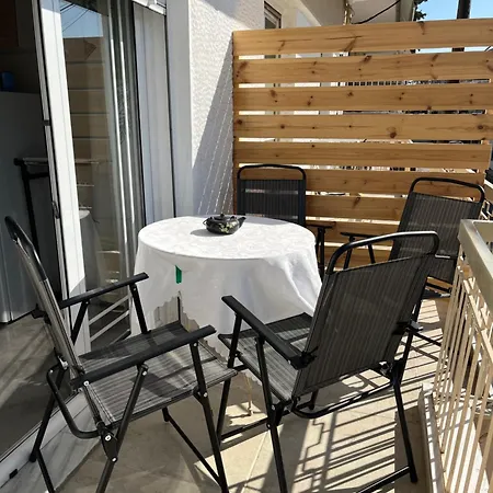 Apartman Xronis Néa Mihanióna